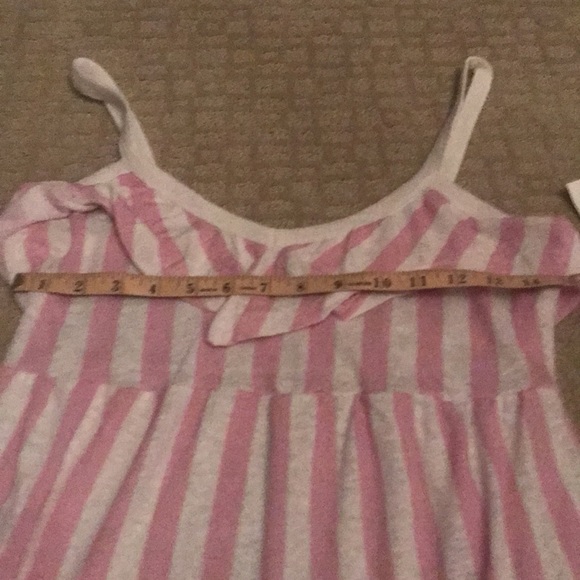 Fun striped maternity top with ruffle at neckline - Picture 3 of 6